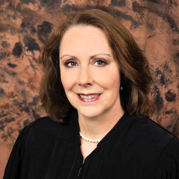 Meet your Posher, Melissa - Picture 1 of 1